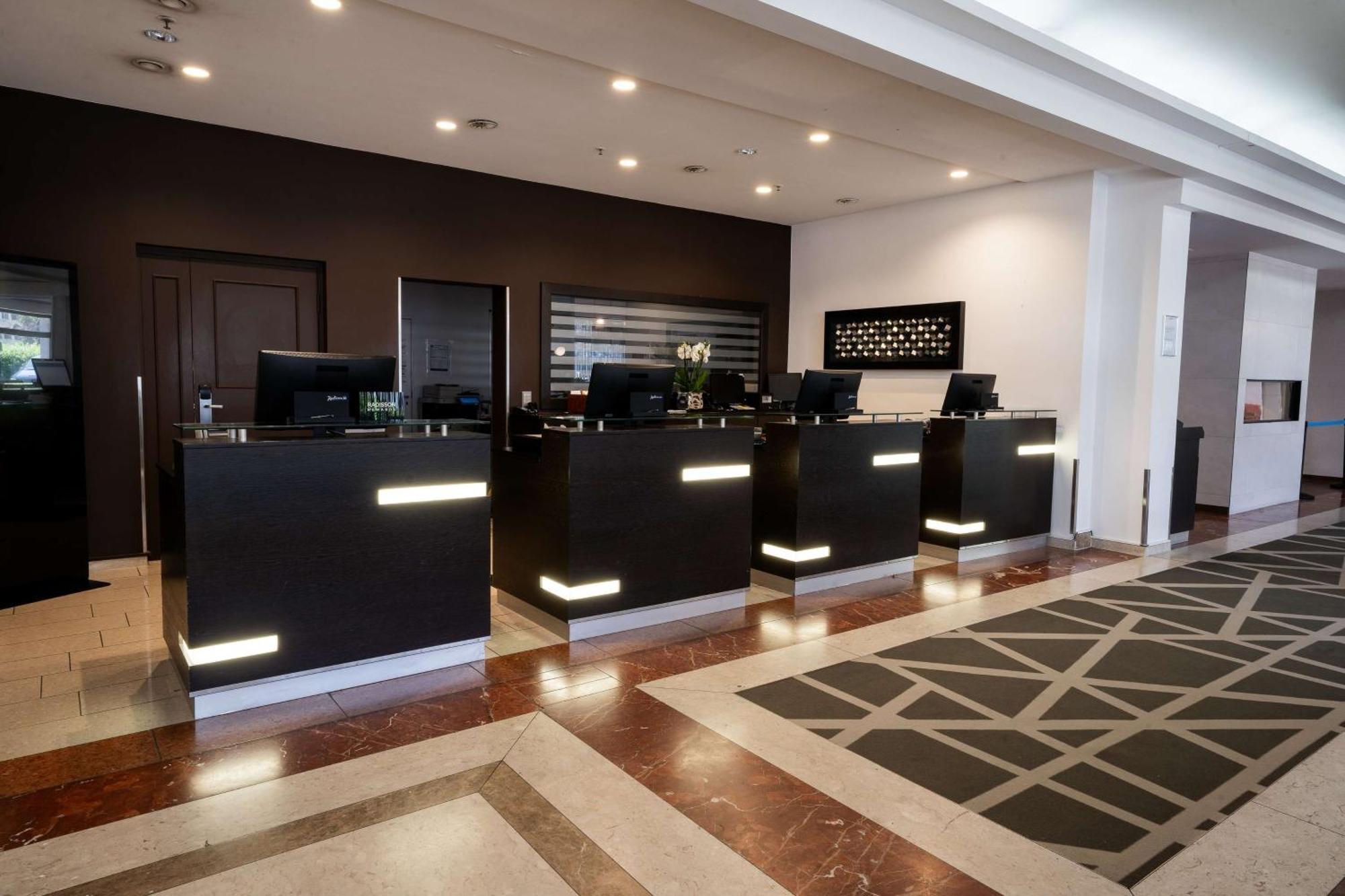 Radisson Blu Conference Hotel, Duesseldorf Luaran gambar