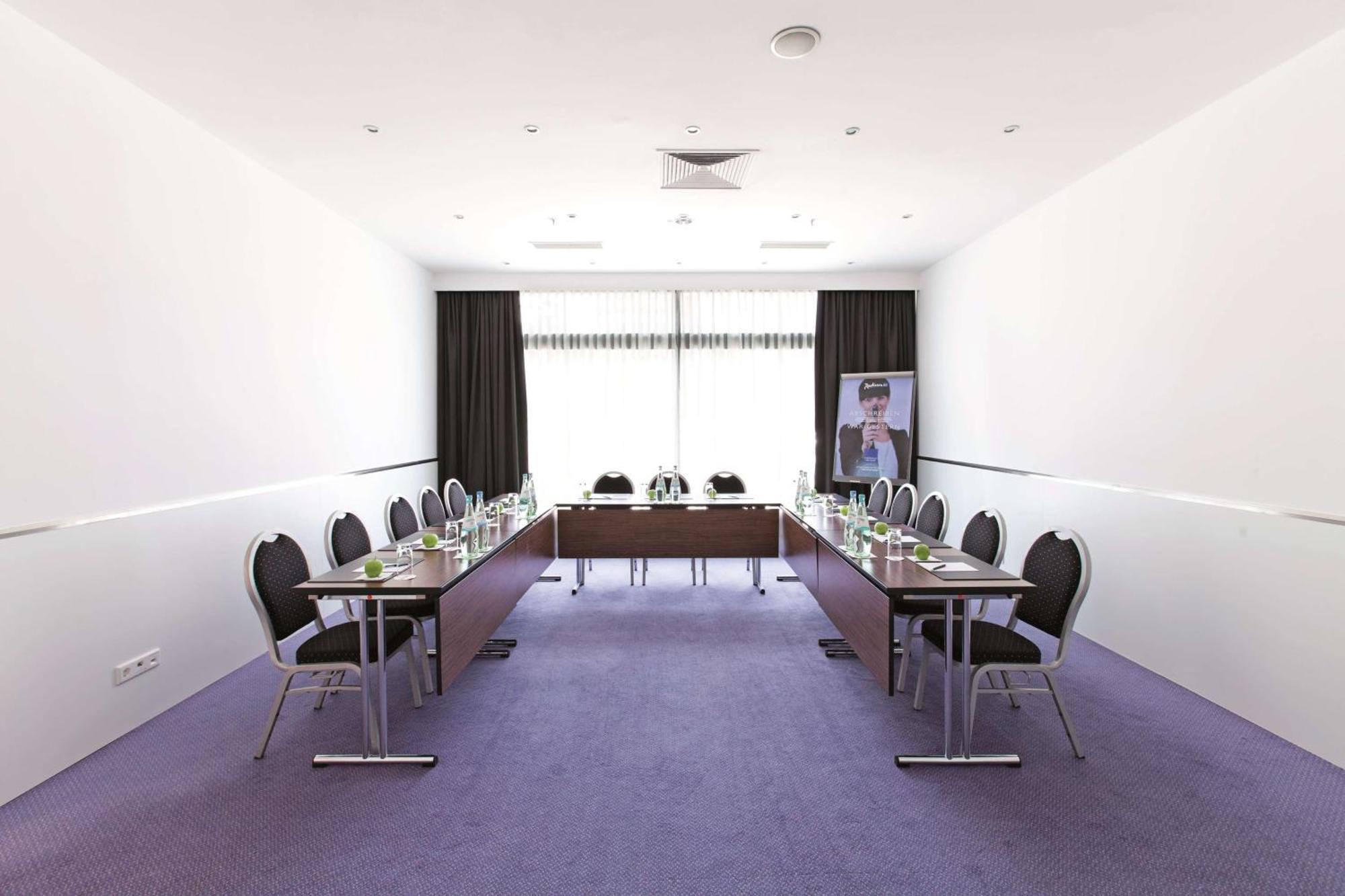 Radisson Blu Conference Hotel, Duesseldorf Luaran gambar